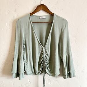 Flynn Skye Size Small Top - Green Crop Flutter Sleeves Ruched Trendy Stylish